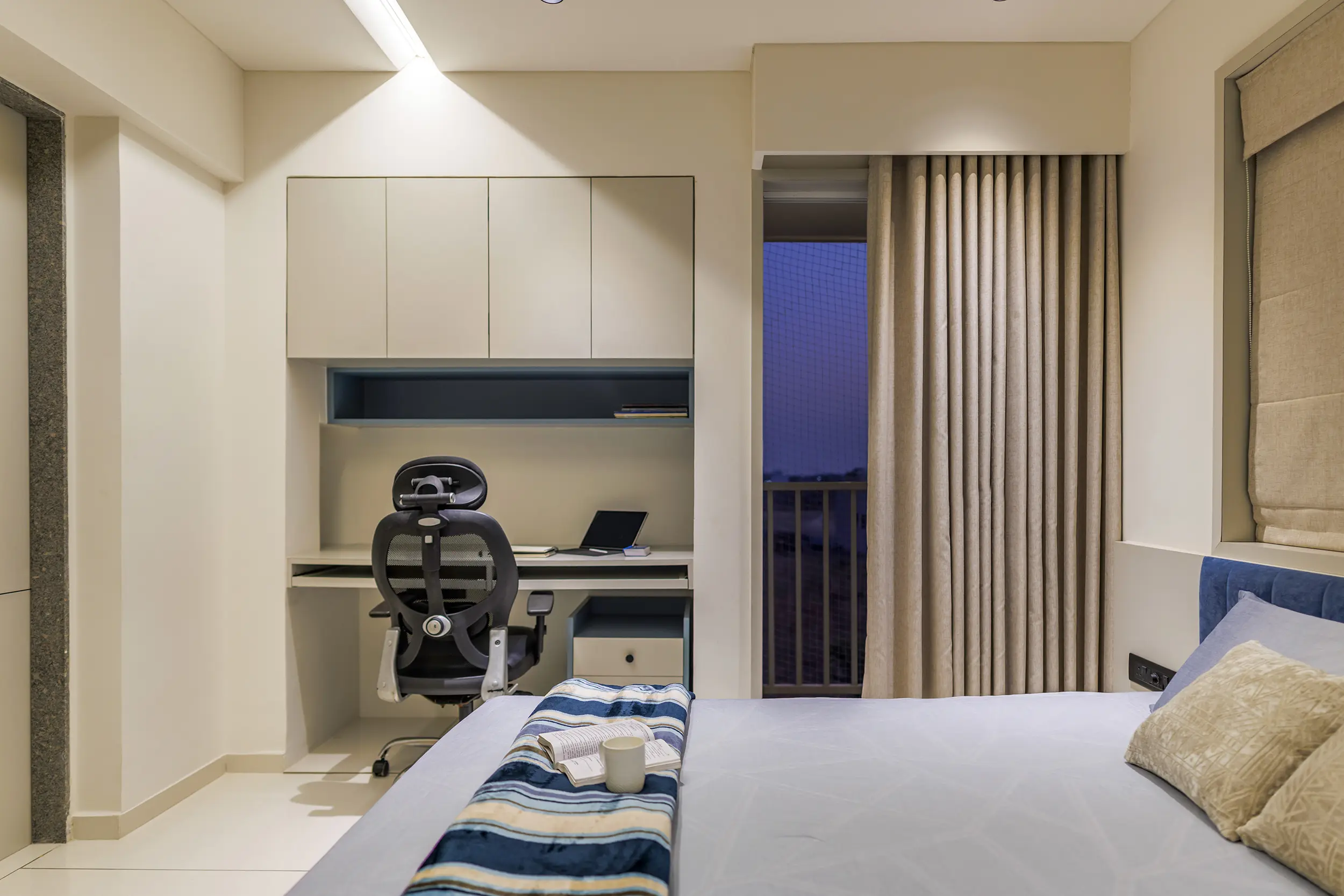 VRAJ – MODERN RESIDENCE 13 Modern Interior Design Rajkot – VRAJ Bedroom with Study Area