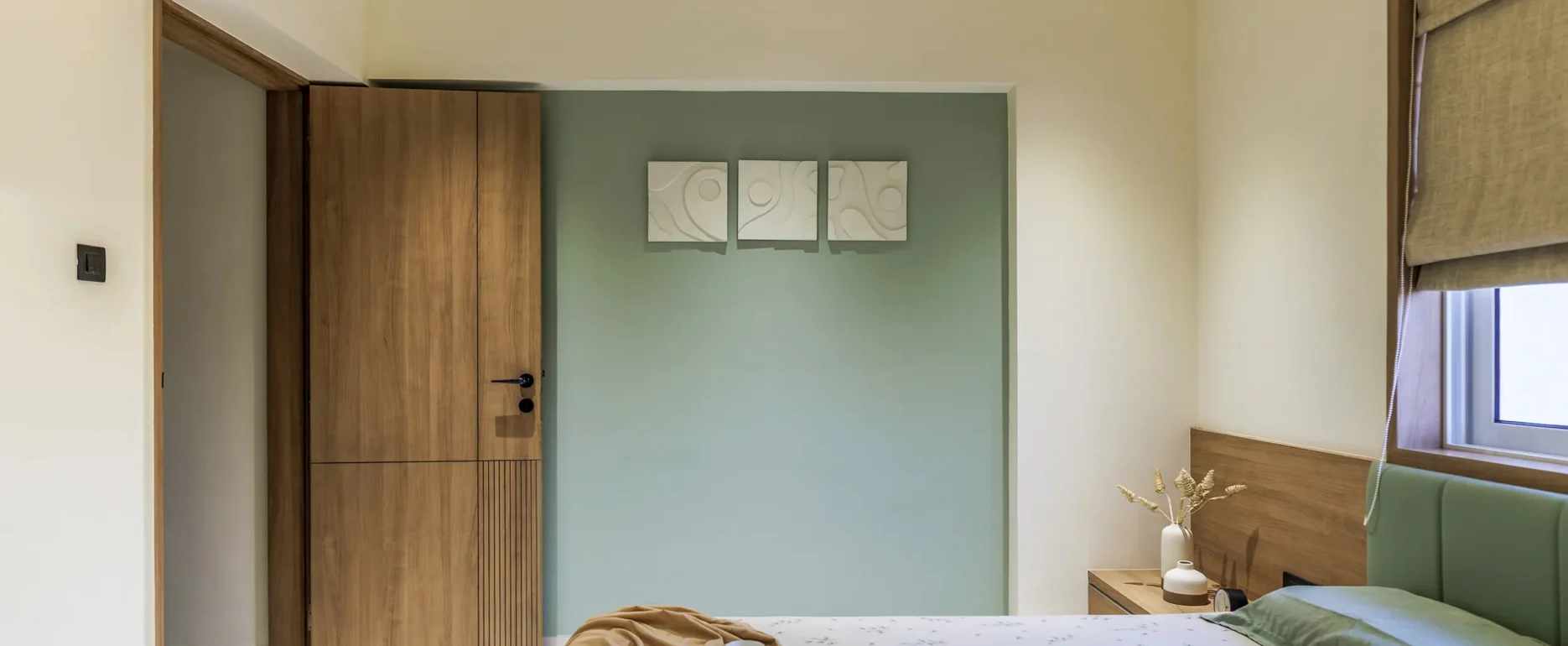 HOW TO CHOOSE AN INTERIOR DESIGNER IN RAJKOT 1 Modern Interior Design Rajkot – VRAJ Residence Bedroom
